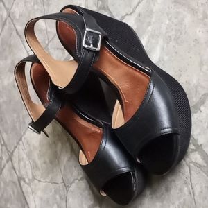 Clarks artisan Black Wedges